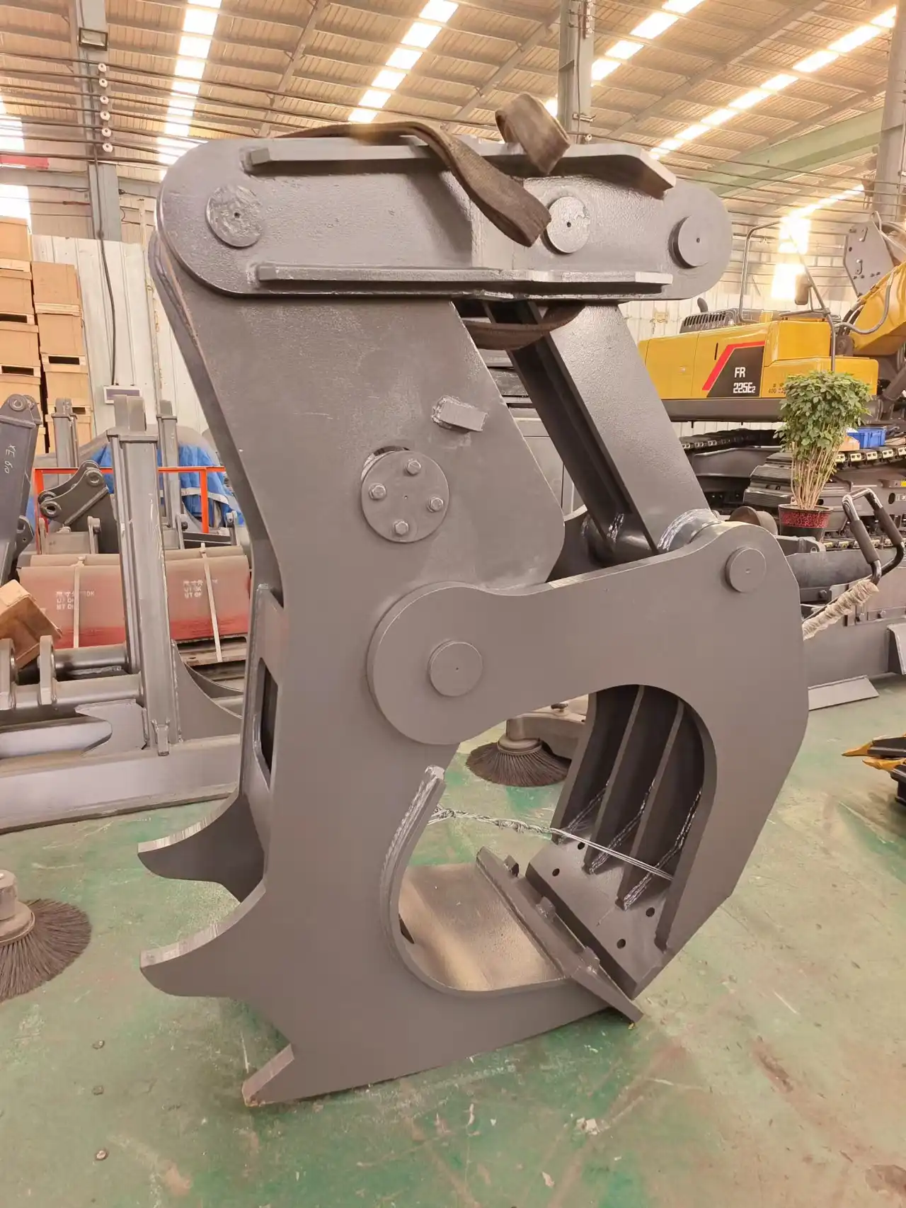 How well do the excavator wood splitter attachments adapt to wood?
